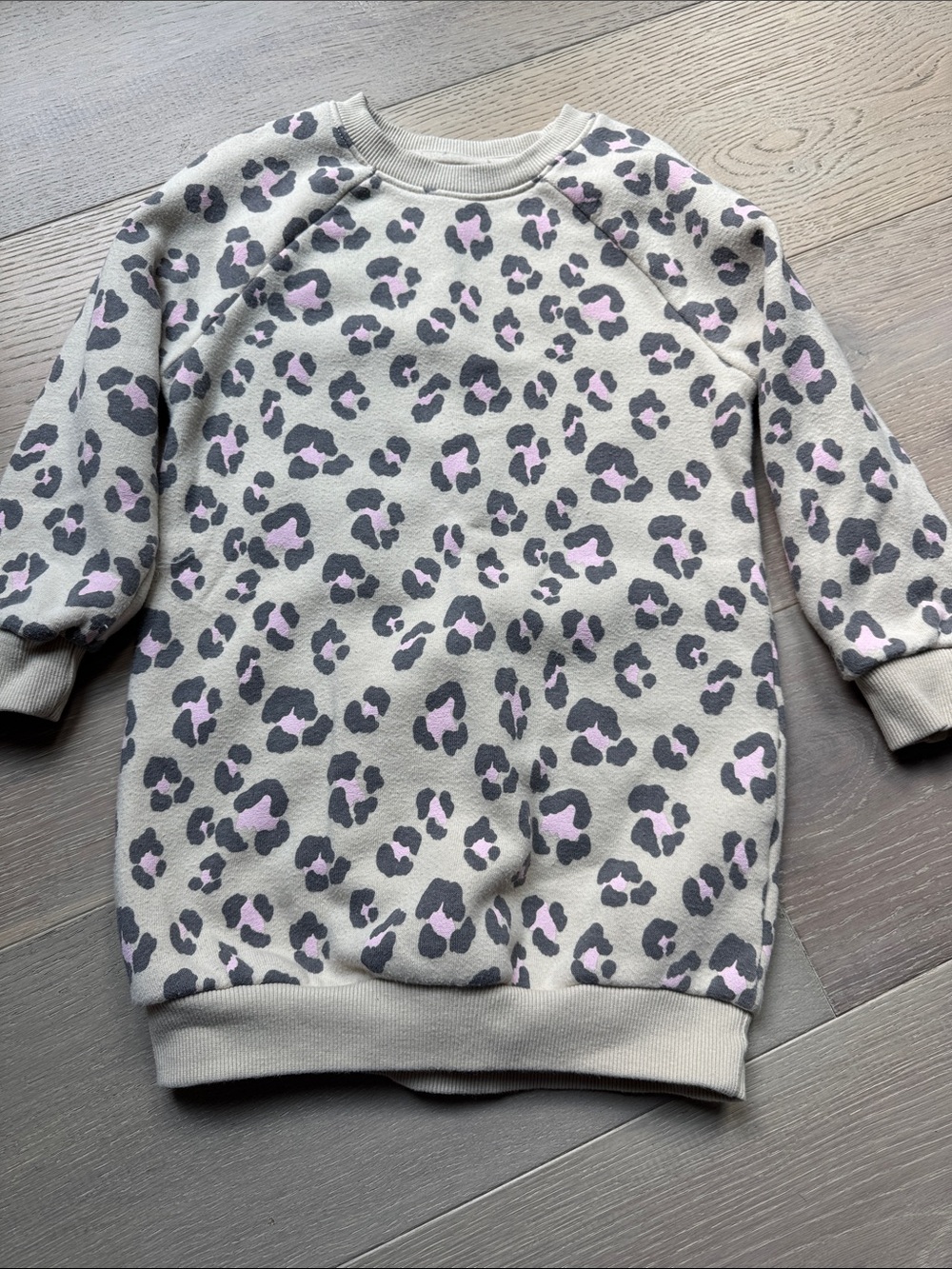 Girls' Leopard Print Pullover Sweatshirt Tunic - Light Gray & Pink